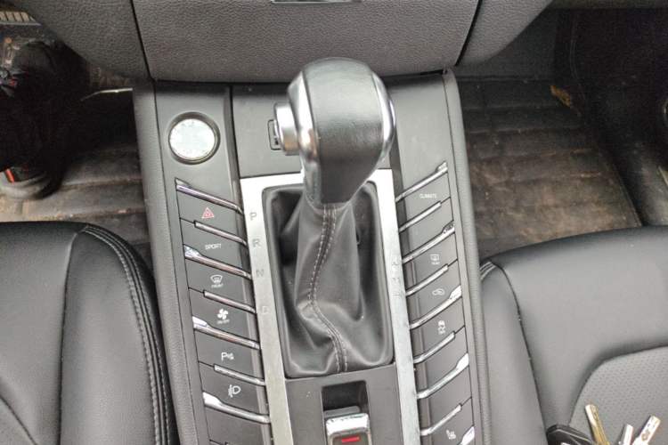 Used Zotye SR9 2017 2.0T Automatic Ultimate Edition Gear Lever
