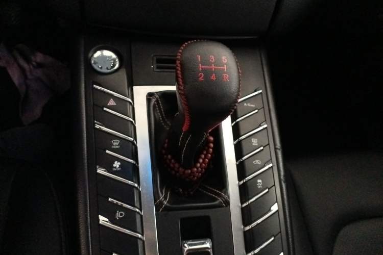 Used Zotye SR9 2017 2.0T Manual "Ultimate Road" Edition Gear Lever