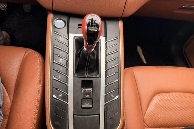 Used Zotye SR9 2017 2.0T Manual "Ultimate Heart" Edition Gear Lever