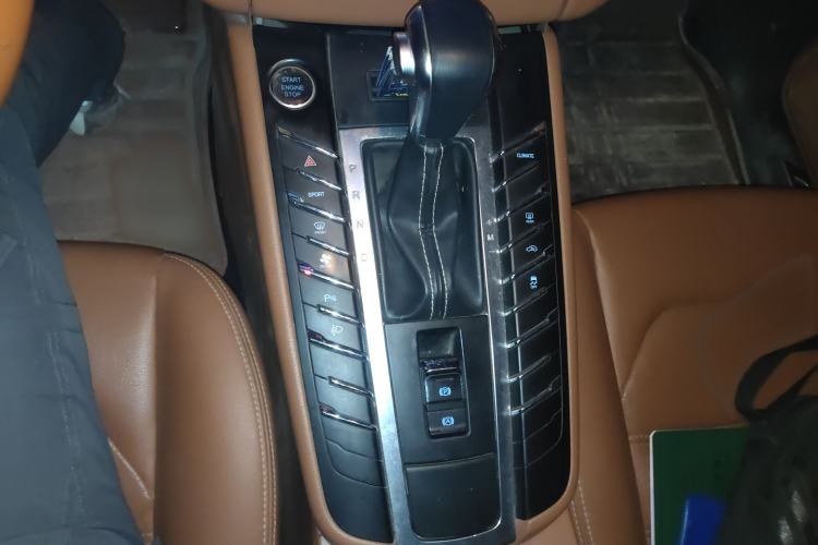Used Zotye SR9 2017 2.0T Automatic Ultimate Light Edition Gear Lever