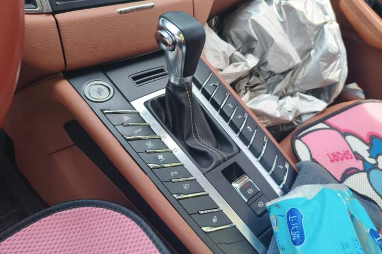 Used Zotye SR9 2017 2.0T Automatic Ultimate Edition Gear Lever