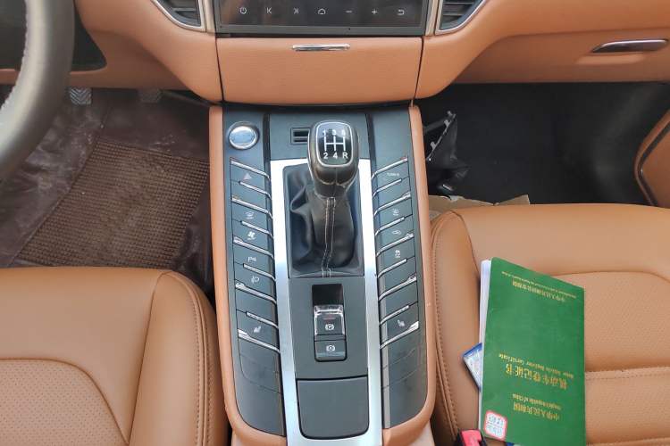 Used Zotye SR9 2017 2.0T Manual "Ultimate Heart" Edition Gear Lever