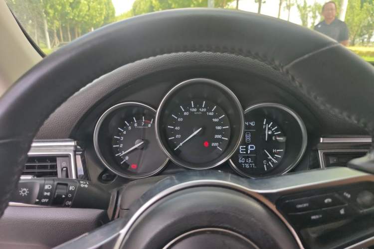 Used Zotye SR9 2017 2.0T Automatic Ultimate Road Edition Instrument Cluster