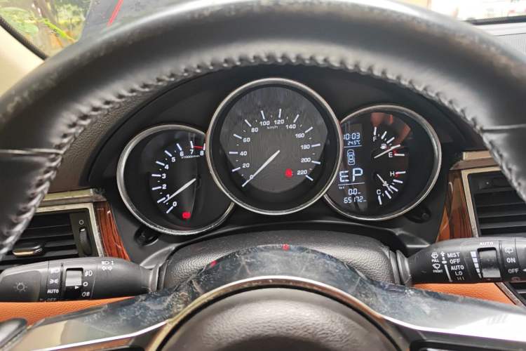 Used Zotye SR9 2017 2.0T Automatic Ultimate Light Edition Instrument Cluster