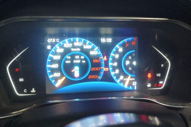Used Zotye SR9 2017 2.0T Automatic Ultimate Dream Edition Instrument Cluster