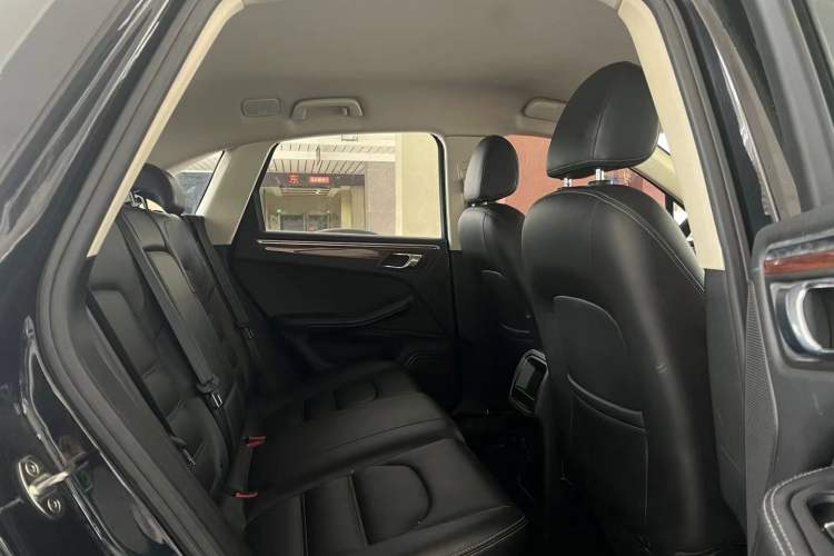 Used Zotye SR9 2017 2.0T Manual "Ultimate Road" Edition Interior 5