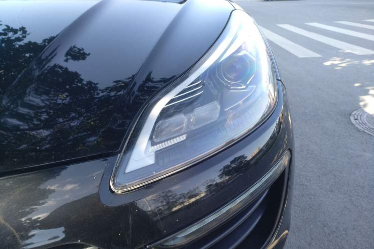 Used Zotye SR9 2017 2.0T Automatic Ultimate Road Edition Left Front Headlight