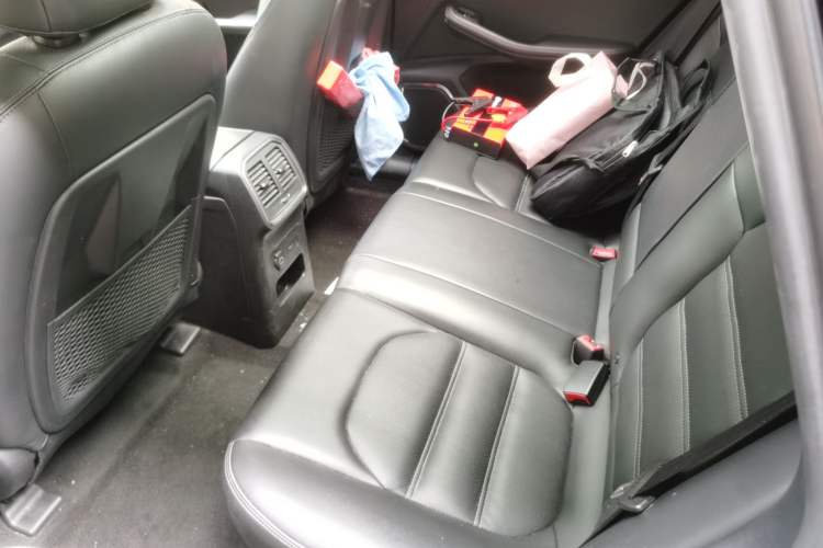 Used Zotye SR9 2017 2.0T Automatic Ultimate Edition Left Rear Seat