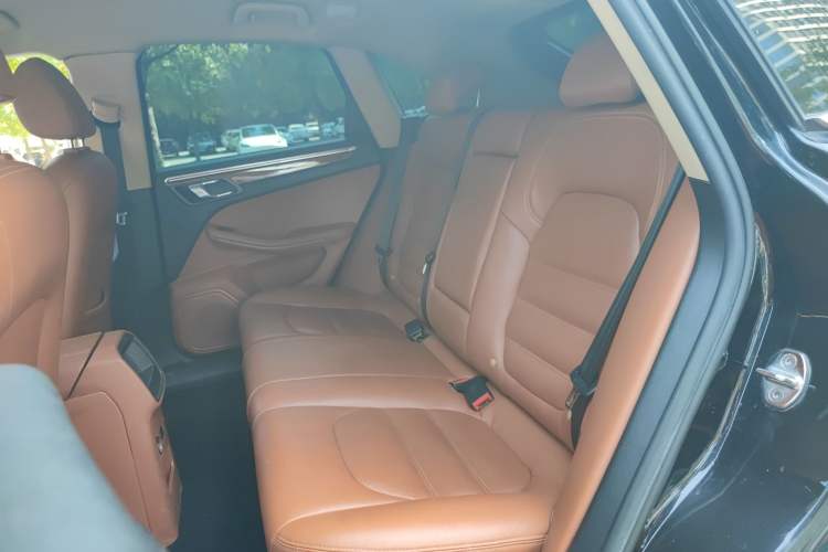 Used Zotye SR9 2017 2.0T Automatic Ultimate Road Edition Left Rear Seat