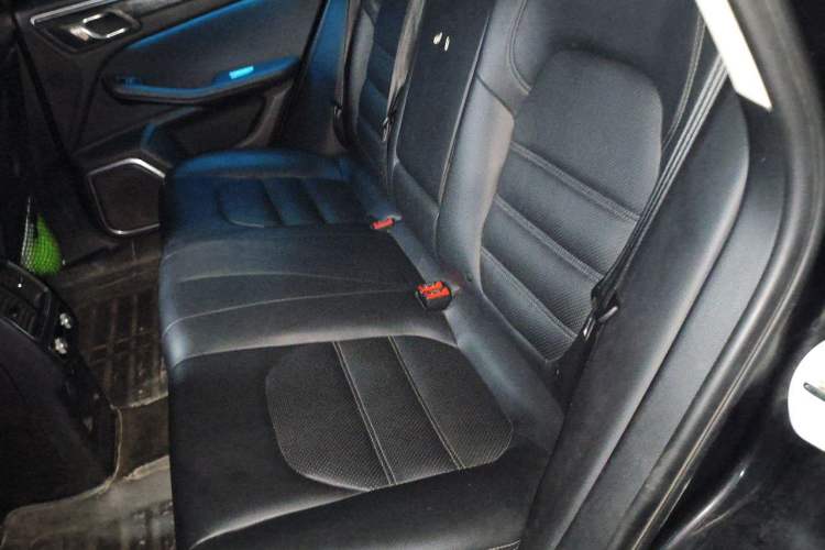 Used Zotye SR9 2017 2.0T Automatic Ultimate Dream Edition Left Rear Seat