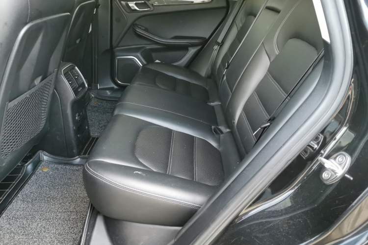 Used Zotye SR9 2017 2.0T Manual "Ultimate Heart" Edition Left Rear Seat