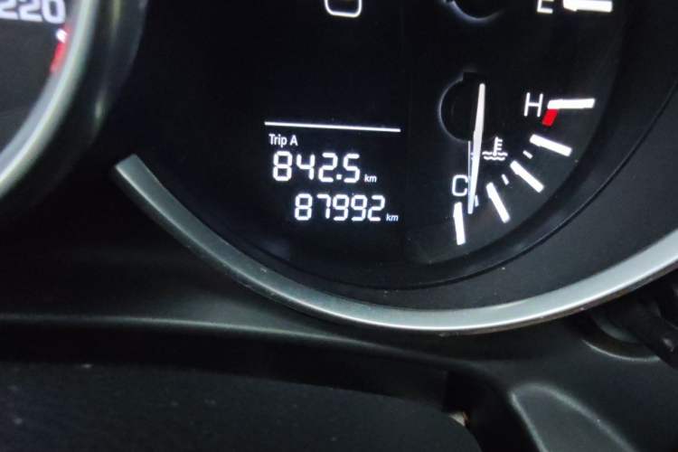 Used Zotye SR9 2017 2.0T Manual "Ultimate Heart" Edition Odometer Close Up