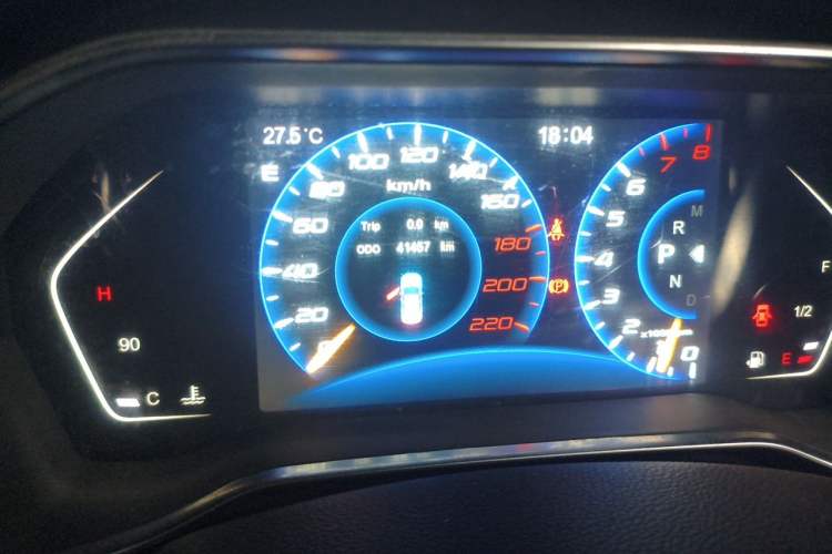 Used Zotye SR9 2017 2.0T Automatic Ultimate Dream Edition Odometer Close Up