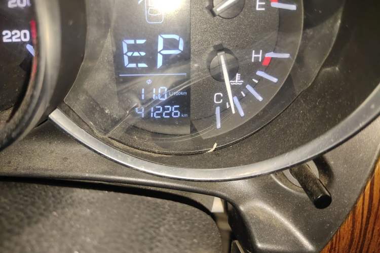 Used Zotye SR9 2017 2.0T Automatic Ultimate Light Edition Odometer Close Up