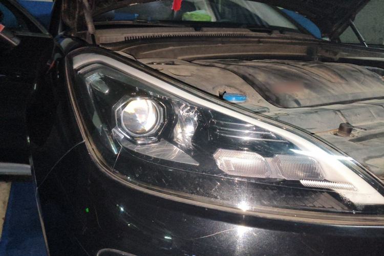 Used Zotye SR9 2017 2.0T Automatic Ultimate Dream Edition Right Front Headlight