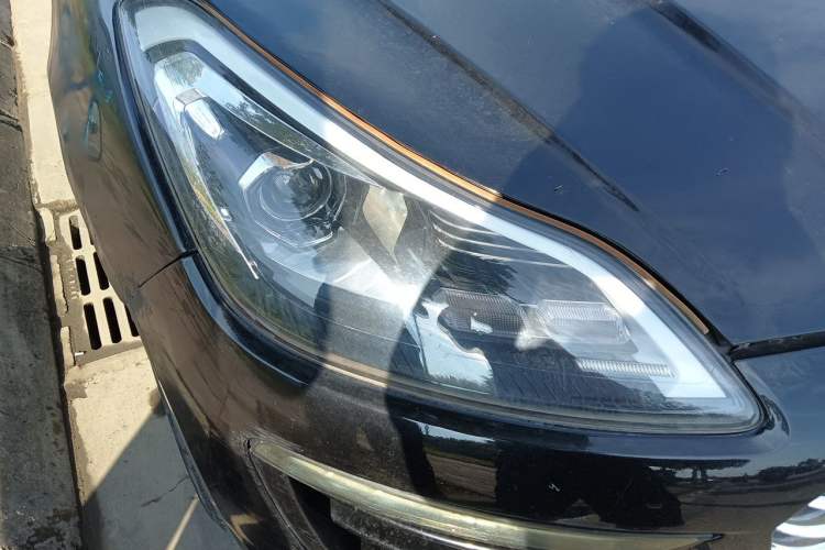 Used Zotye SR9 2017 2.0T Manual "Ultimate Heart" Edition Right Front Headlight