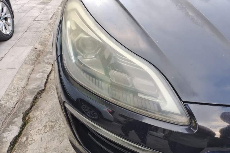 Used Zotye SR9 2017 2.0T Manual "Ultimate Heart" Edition Right Front Headlight