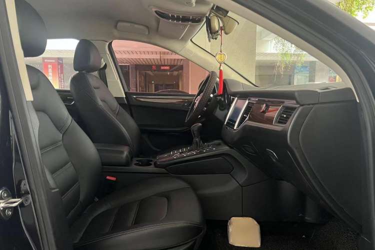 Used Zotye SR9 2017 2.0T Manual "Ultimate Road" Edition Right Front Seat