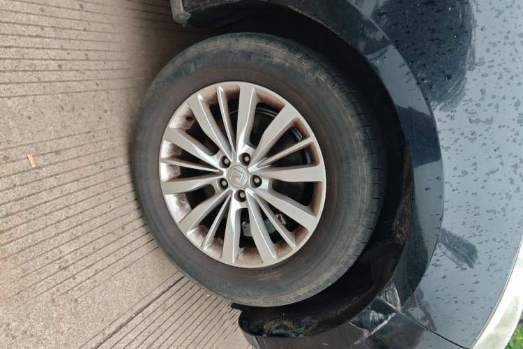 Used Zotye SR9 2017 2.0T Manual "Ultimate Heart" Edition Right Front Wheel Hub