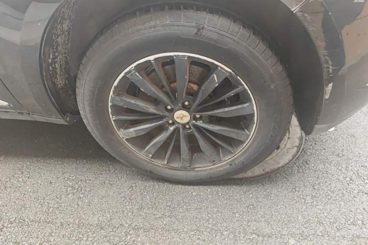 Used Zotye SR9 2017 2.0T Automatic Ultimate Light Edition Right Front Wheel Hub