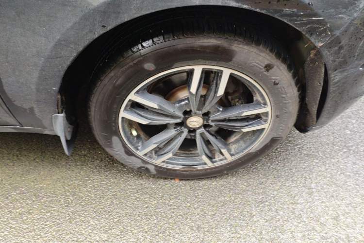 Used Zotye SR9 2017 2.0T Automatic Ultimate Dream Edition Right Front Wheel Hub