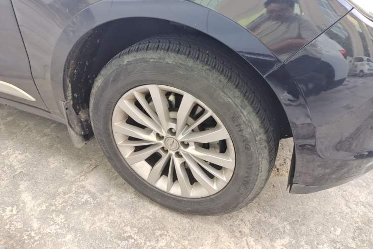 Used Zotye SR9 2017 2.0T Manual "Ultimate Heart" Edition Right Front Wheel Hub