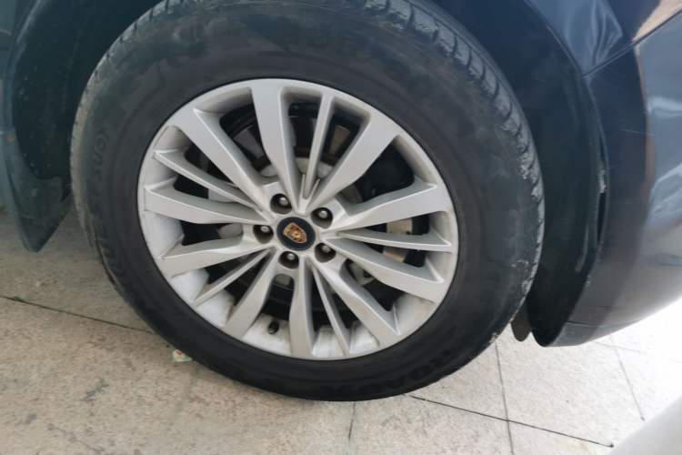 Used Zotye SR9 2017 2.0T Manual "Ultimate Heart" Edition Right Front Wheel Hub