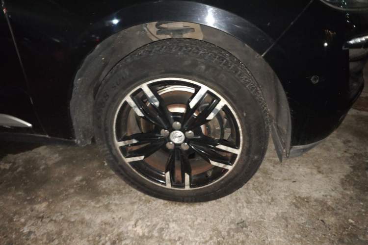 Used Zotye SR9 2017 2.0T Automatic Ultimate Dream Edition Right Front Wheel Hub