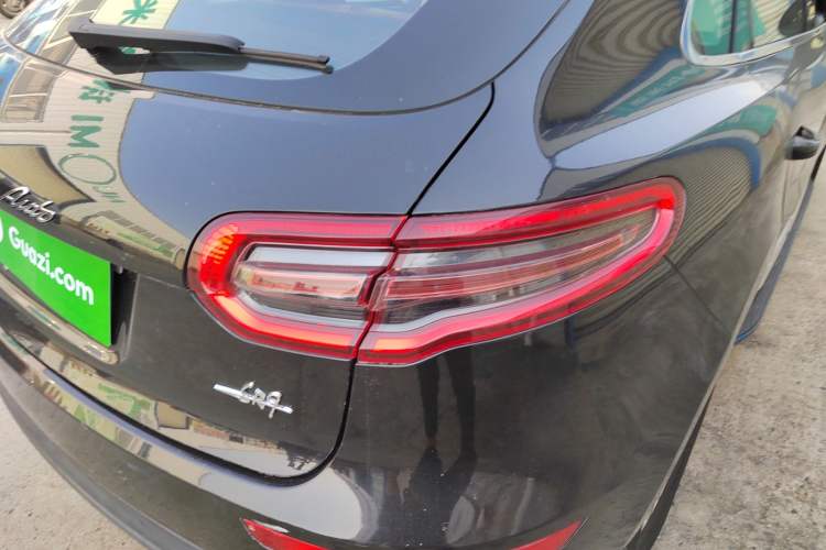 Used Zotye SR9 2017 2.0T Manual "Ultimate Heart" Edition Right Rear Taillight