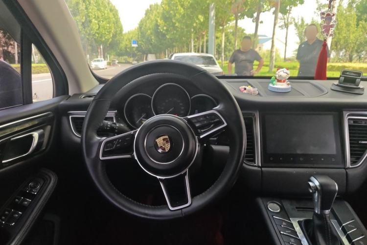 Used Zotye SR9 2017 2.0T Automatic Ultimate Road Edition Steering Wheel