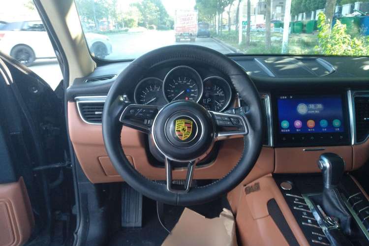 Used Zotye SR9 2017 2.0T Automatic Ultimate Road Edition Steering Wheel