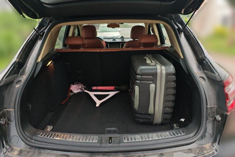 Used Zotye SR9 2017 2.0T Manual "Ultimate Heart" Edition Trunk