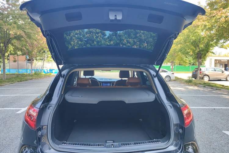 Used Zotye SR9 2017 2.0T Automatic Ultimate Road Edition Trunk