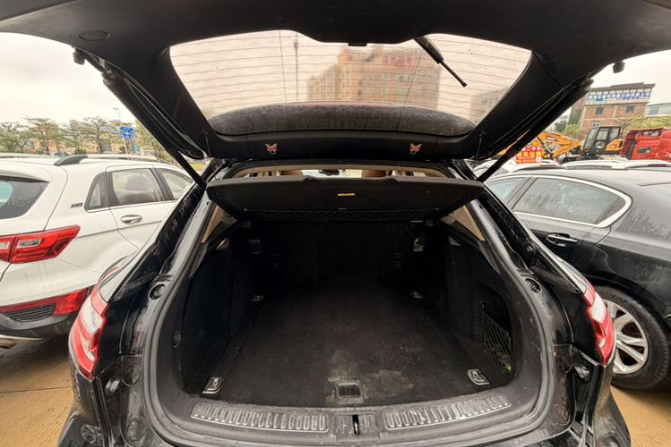 Used Zotye SR9 2017 2.0T Manual "Ultimate Heart" Edition Trunk