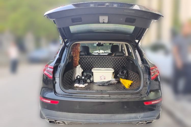 Used Zotye SR9 2017 2.0T Manual "Ultimate Heart" Edition Trunk