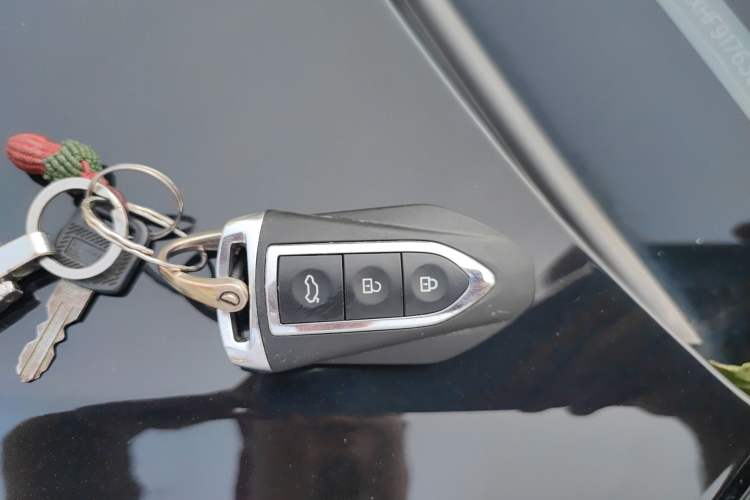 Used Zotye SR9 2017 2.0T Automatic Ultimate Road Edition Vehicle Key