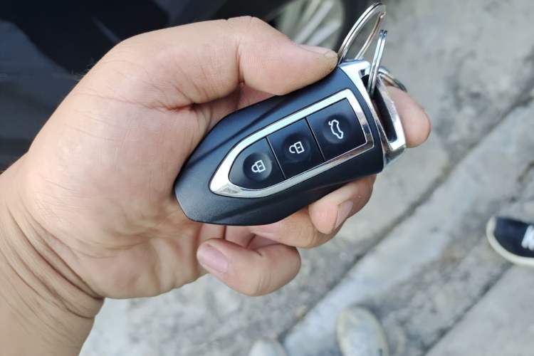 Used Zotye SR9 2017 2.0T Manual "Ultimate Heart" Edition Vehicle Key