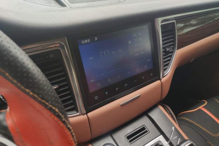Used Zotye SR9 2017 2.0T Manual "Ultimate Road" Edition Audio And AC Panel