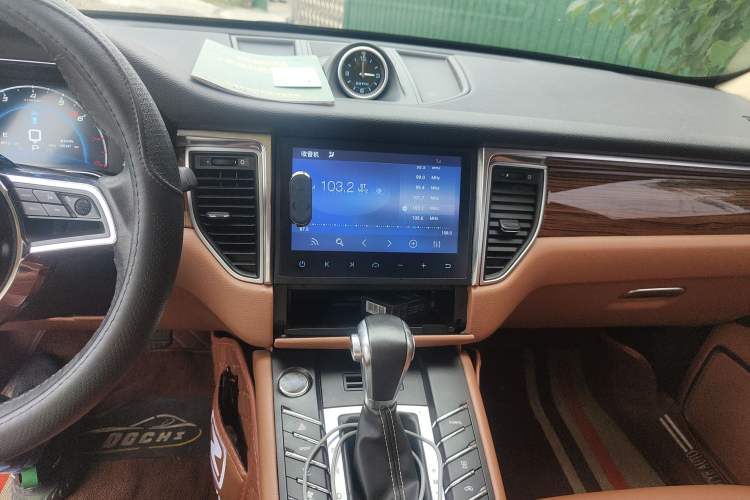 Used Zotye SR9 2017 2.0T Automatic Ultimate Dream Edition Audio And AC Panel