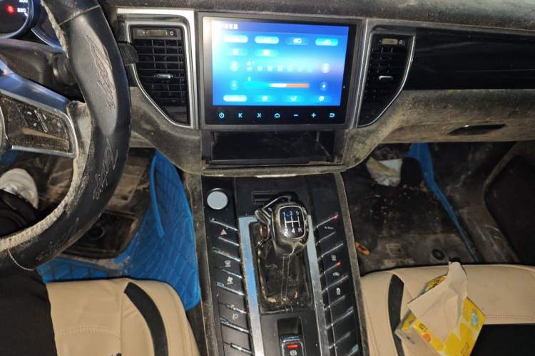 Used Zotye SR9 2017 2.0T Manual "Ultimate Road" Edition Audio And AC Panel