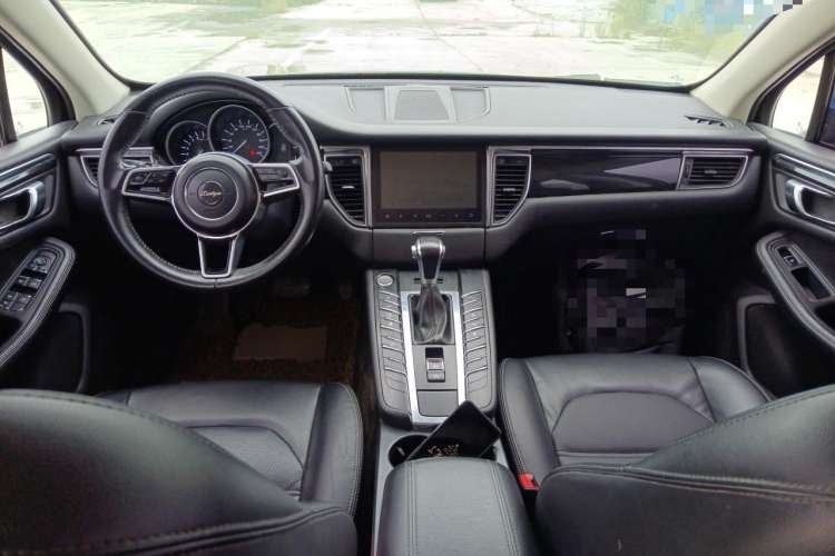 Used Zotye SR9 2017 2.0T Automatic Ultimate Road Edition Center Console