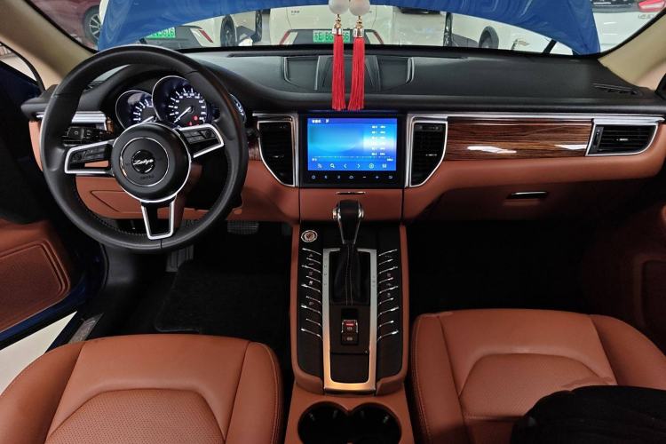 Used Zotye SR9 2017 2.0T Automatic Ultimate Road Edition Center Console