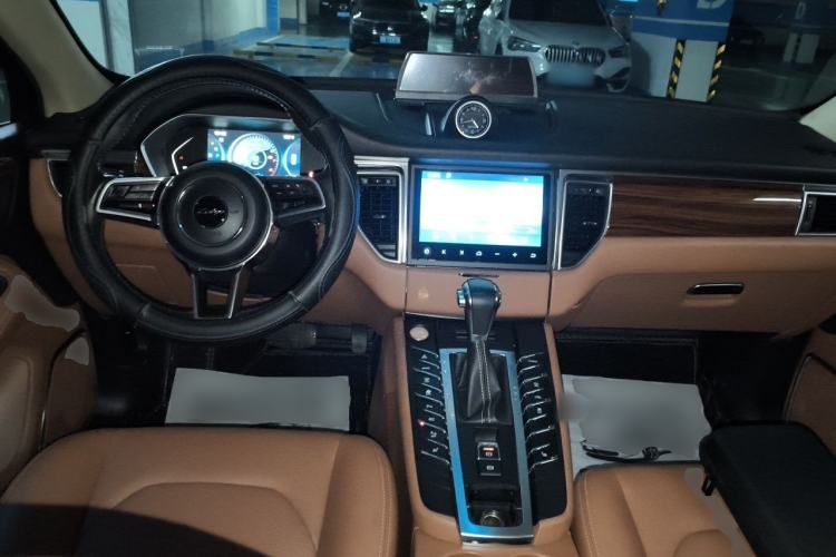 Used Zotye SR9 2017 2.0T Automatic Ultimate Dream Edition Center Console
