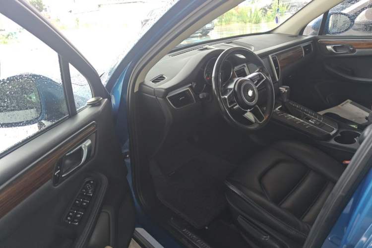 Used Zotye SR9 2017 2.0T Automatic Ultimate Road Edition Driver Seat