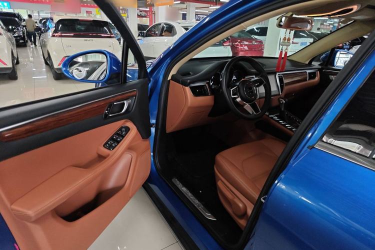 Used Zotye SR9 2017 2.0T Automatic Ultimate Road Edition Driver Seat