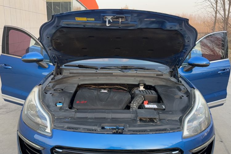 Used Zotye SR9 2017 2.0T Automatic Ultimate Edition Engine Bay