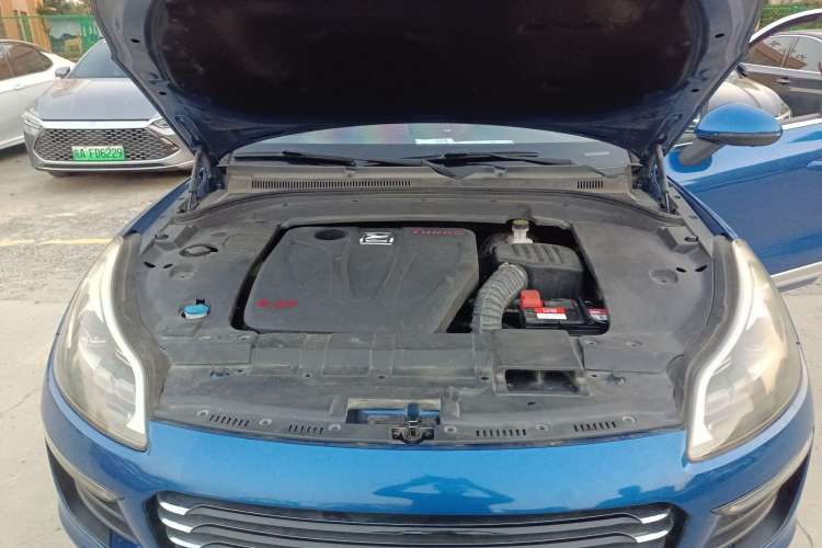 Used Zotye SR9 2017 2.0T Manual "Ultimate Light" Edition Engine Bay