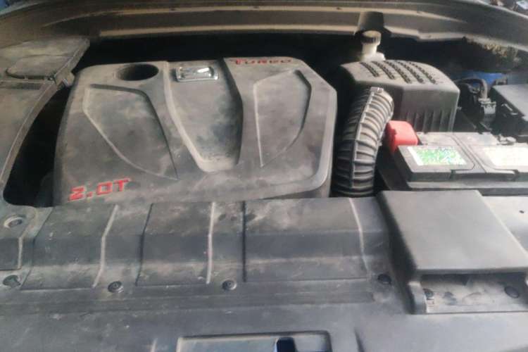 Used Zotye SR9 2017 2.0T Automatic Ultimate Road Edition Engine Bay