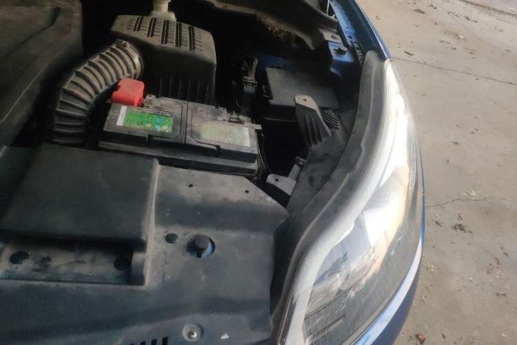 Used Zotye SR9 2017 2.0T Automatic Ultimate Road Edition Engine Bay Left