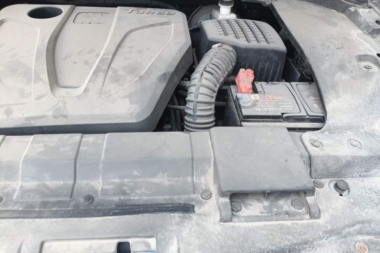 Used Zotye SR9 2017 2.0T Automatic Ultimate Edition Engine Bay Left